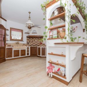 3-cucina_rustica_in_legno